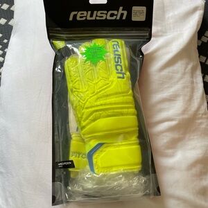 Reusch Attrakt Grip Finger Support Soccer Goalkeeper Gloves